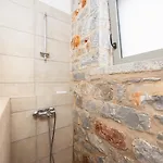 Dioni Ena Pírgos