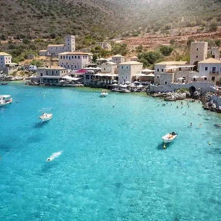 Dioni Ena * Pírgos