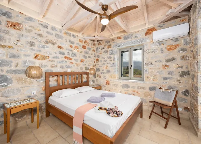 Dioni Ena Willa Pirgos (Mani)